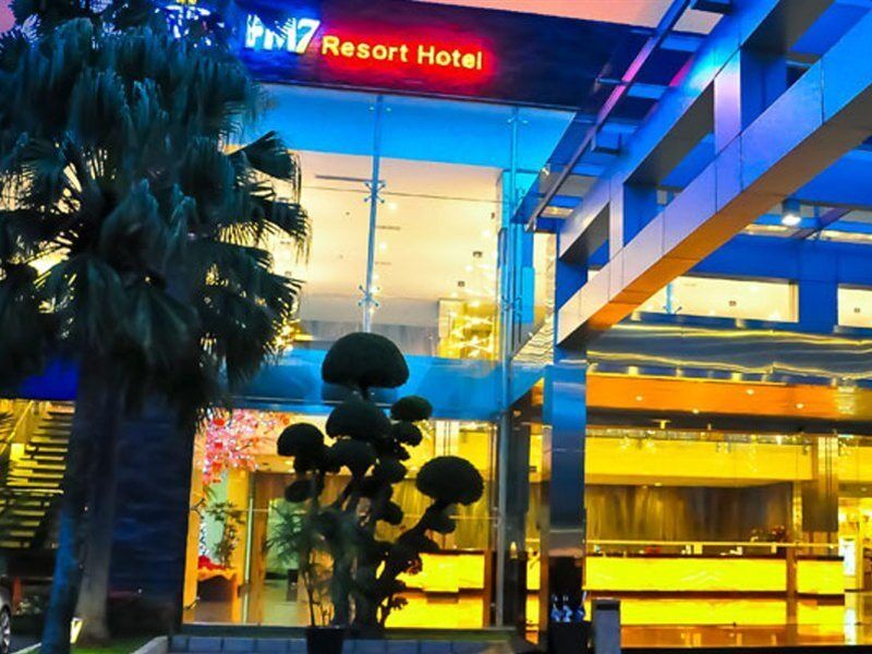 FM7 Resort Hotel - Jakarta Airport Tangerang Exteriör bild